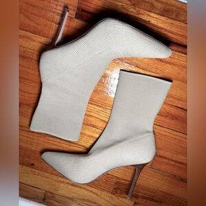 Veronica Beard nude beige tan sock booties stiletto heel size 8.5